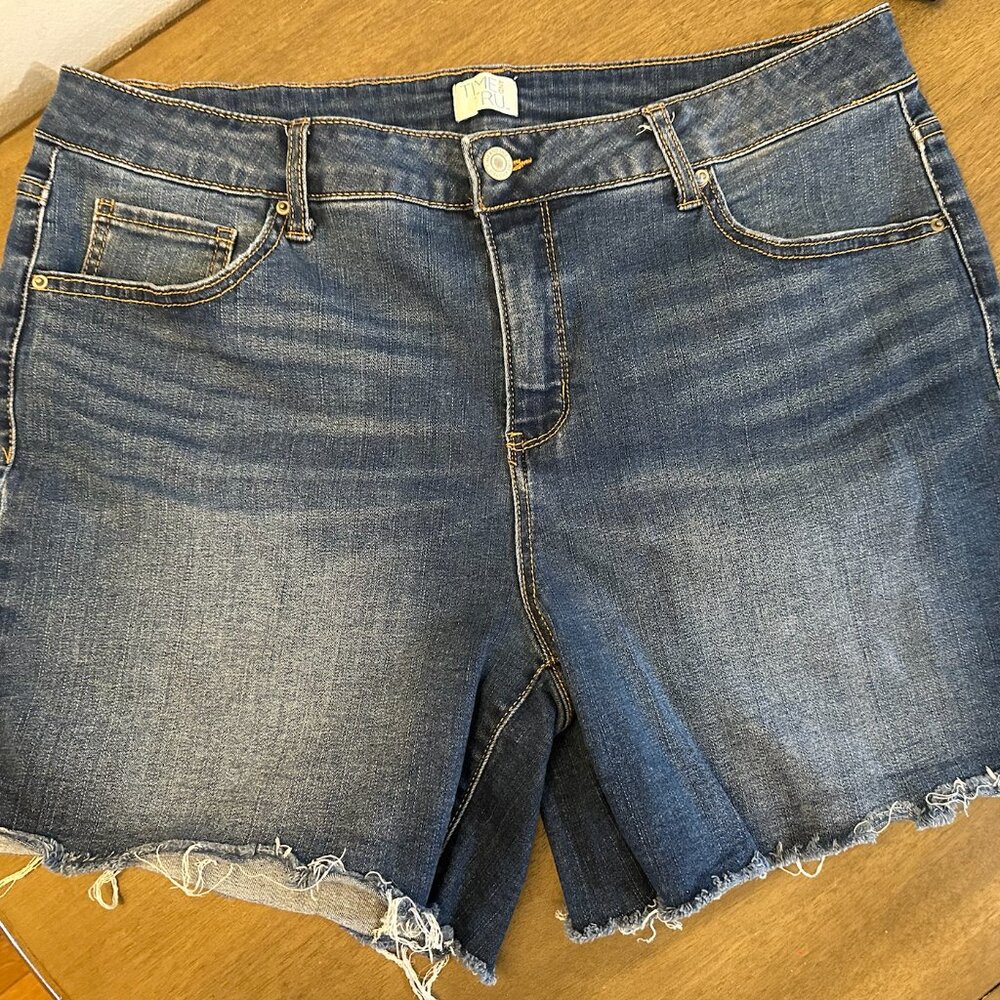 Time & Tru Bermuda Jean Shorts Size 16